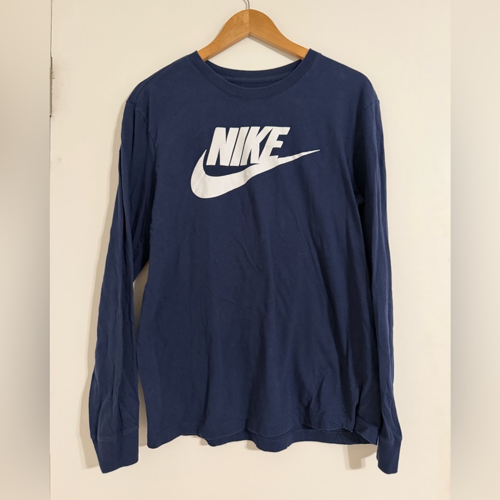 Nike Men’s Navy Blue Long Sleeve Tee Size Medium